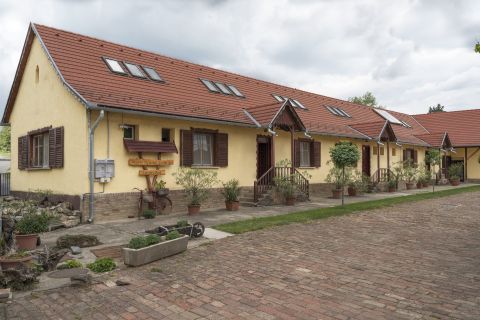 Eladó Vendéglátás 7347 Egyházaskozár 