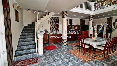 Eladó Ház, Somogy megye, Kaposvár - Igényesen felújított családi ház - két különálló lakrésszel