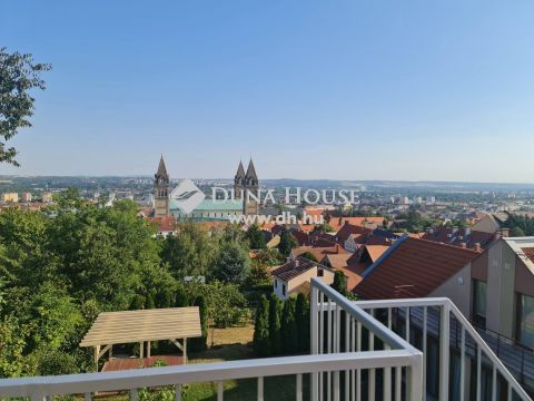 Eladó Lakás, Baranya megye, Pécs - Mecsekoldalon panorámás lakás tetőterasszal