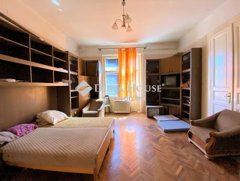 Eladó Lakás, Budapest 8. kerület - Jó adottságokkal, jó infrastruktúrával rendelkező, 3 szobás lakás