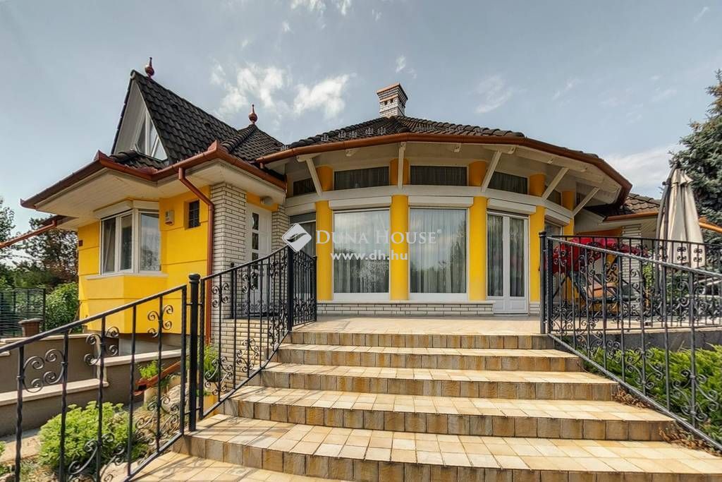 6044 Kecskemét , IMPOZÁNS CSALÁDI HÁZAT KERES? FONTOS A SZÉP PARK? — 1/27