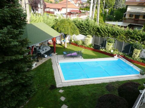 Eladó Ház 1162 Budapest 16. kerület Felújított ház kerti medencével