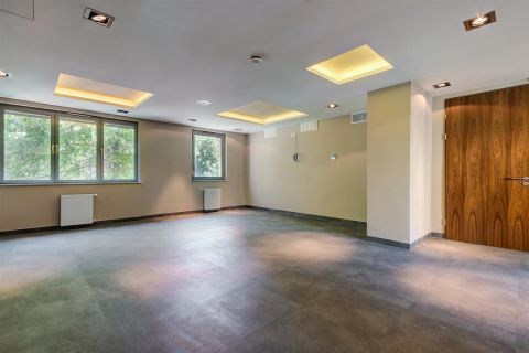Eladó Iroda 1013 Budapest 1. kerület , Déryné közelében, teljes I. emelet eladó