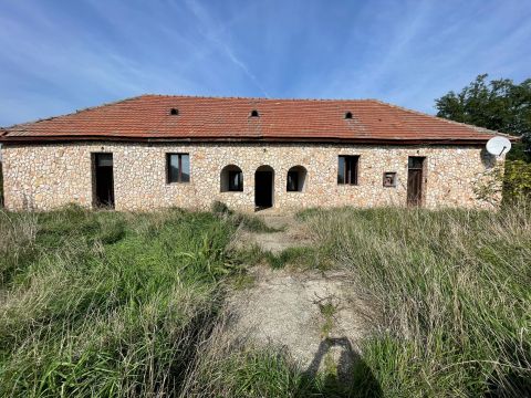 Eladó Mezőgazdasági 3905 Monok , Tanya festői környezetben