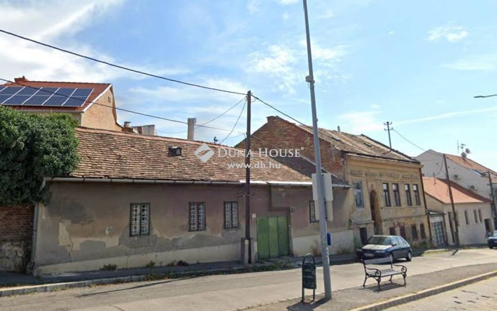 7625 Pécs — 1/4