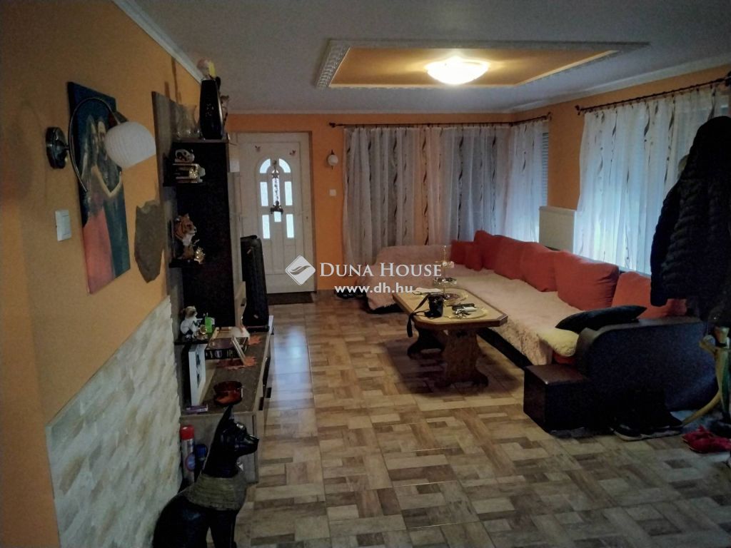 7561 Nagybajom , Központi helyen — 1/14