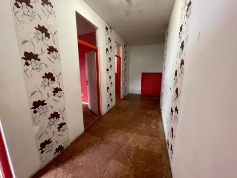 Eladó Vendéglátás 6070 Izsák , Több célra hasznosítható ingatlan