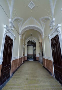 Eladó Üzlethelyiség 1092 Budapest 9. kerület Belső Ferenc város központi részén, Duna közelében, kiváló lokációval rendelkező, utcai vitrines Üzlethelyiség eladó!