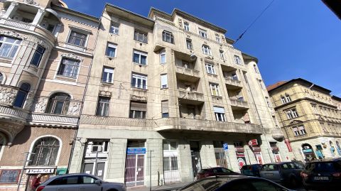 Eladó Lakás 1078 Budapest 7. kerület , István utca 20, 4. emeleti, 2 szobás, tágas, összkomfortos lakás!