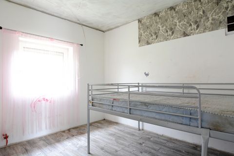 Eladó Ház 6090 Kunszentmiklós Tasskertesen eladó nappali + 2 szobás családi ház. Felújítás elkezdődött