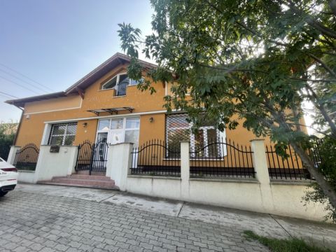 Eladó Üzlethelyiség 1171 Budapest 17. kerület 