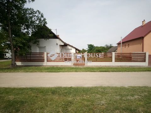 Eladó Telek, Fejér megye, Mezőfalva - Damjanich János utcában, 1546 m2-es, sarok telek eladó!