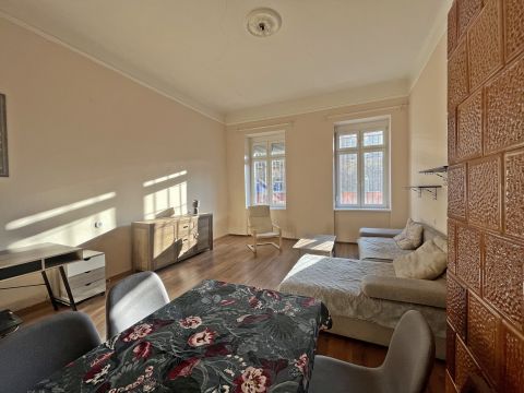 Eladó Lakás 1081 Budapest 8. kerület Frekventált helyen hangulatos lakás eladó