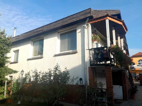 Eladó Ház 2335 Taksony Taksony központ ! 6 szobás ház dupla garázzsal! AZ ár irányár!!!!