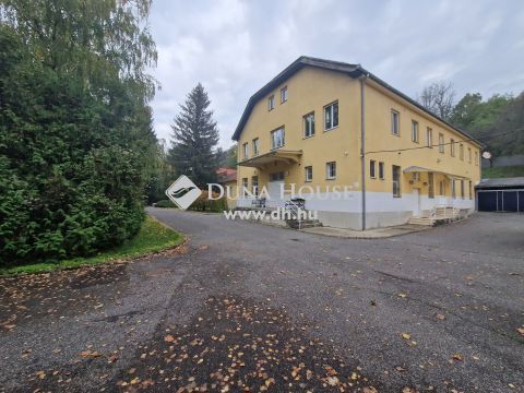 Eladó Ipari, Baranya megye, Pécs - Pécs keleti részén eladó egy 4 épületből álló ipari ingatlan 5684m2 telken