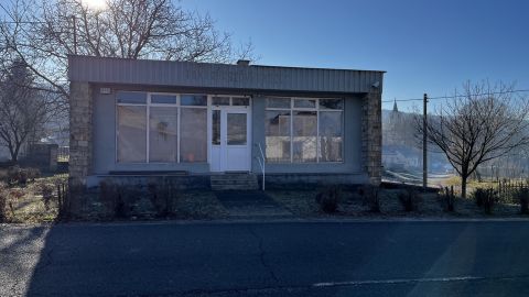 Eladó Üzlethelyiség 2647 Hont 
