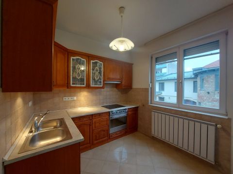 Kiadó Lakás 5000 Szolnok 