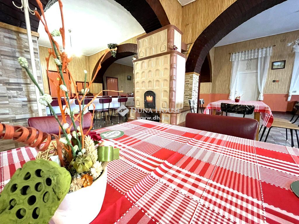 6421 Kisszállás , Eladó jelenleg is üzemelő, bejáratott vendégkörrel rendelkező vendéglő. — 1/29
