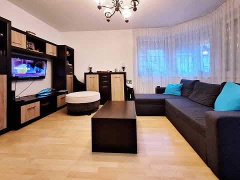 Eladó Lakás 9026 Győr , RÉVFALUBAN, AZ EGYETEMTŐL 2 PERCRE!