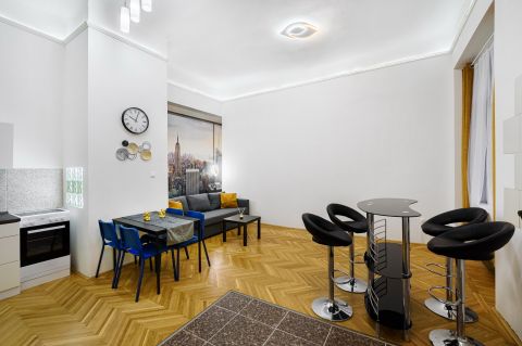 Eladó Lakás 1053 Budapest 5. kerület  Reáltanoda utcában - 2 szobás - szép, felújított lakás