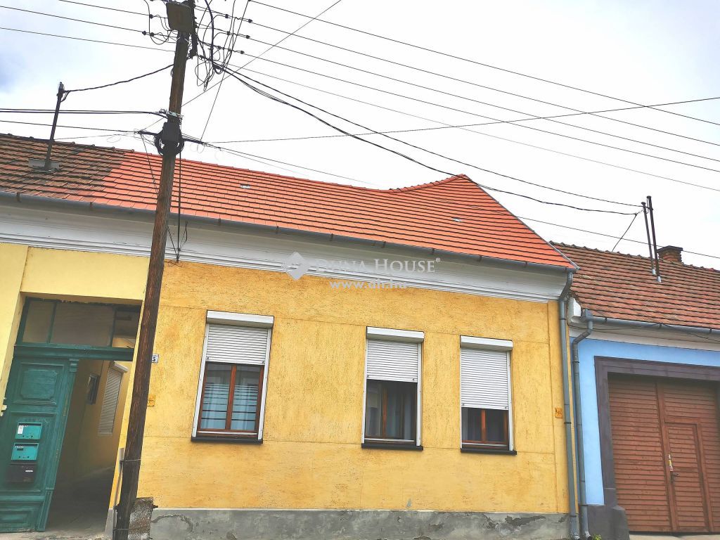 2500 Esztergom — 1/12