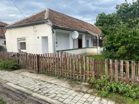 Eladó Ház 2889 Súr 