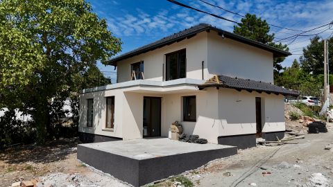 Eladó Ház 2000 Szentendre , Hőszivattyús Újépítésú Panorámás Családi ház 