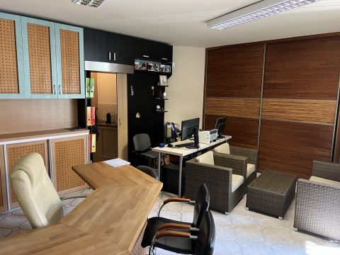 Eladó Iroda 7622 Pécs 