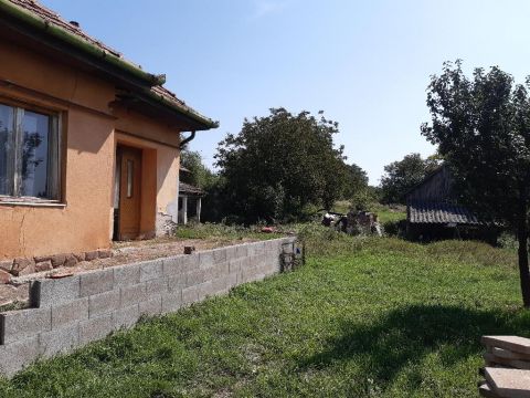 Eladó Ház 2115 Vácszentlászló , 2115 Vácszentlászló, Központ