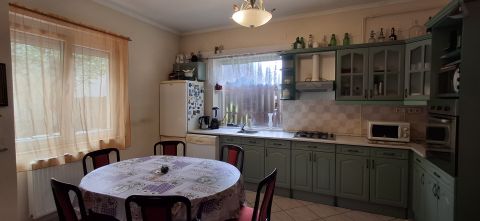 Eladó Ház 1161 Budapest 16. kerület 16.kerületben,Rákosszentmihály egyik legjobb heyén, azonnal költözhető sorház, szélső lakása eladó!