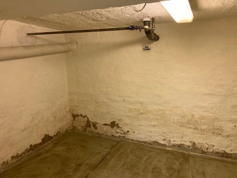 Eladó Üzlethelyiség 7100 Szekszárd 