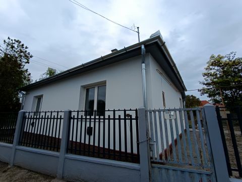 Eladó Ház 2767 Tápiógyörgye , Tápiógyörgye központjában  2 szobás 70 nnm-es ház melléképületekkel eladó