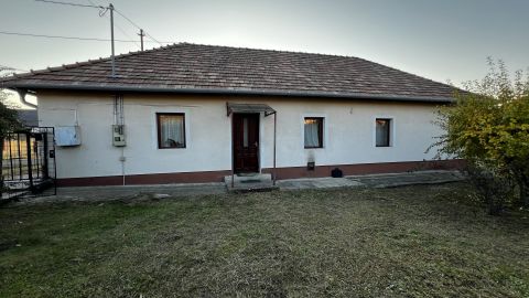 Eladó Ház 2100 Gödöllő Nap utca