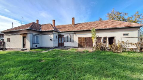 Eladó Ház 2750 Nagykőrös Természetre néző felújítandó KÁDÁR KOCKA eladó