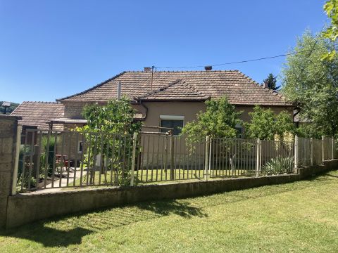 Eladó Ház 8056 Bakonycsernye 