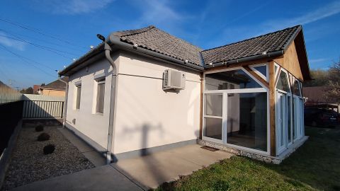 Eladó Ház 2251 Tápiószecső , Tápiószecső Nyugodt Csendes utcája