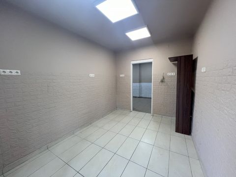 Kiadó Üzlethelyiség 1101 Budapest 10. kerület 
