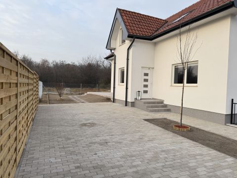 Eladó Ház 2015 Szigetmonostor 