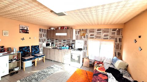 Eladó Ház 2750 Nagykőrös , Hihetetlen áron kis kertes ház