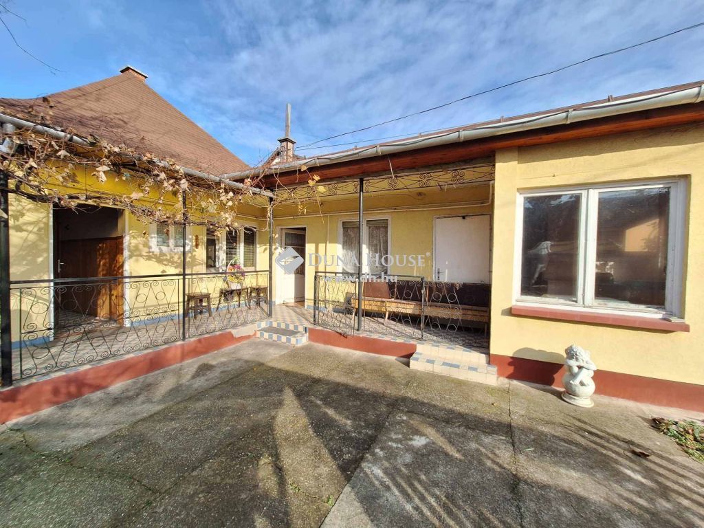2314 Halásztelek , Halásztelek kertvárosi részén kis családi ház nagy telekkel — 1/21