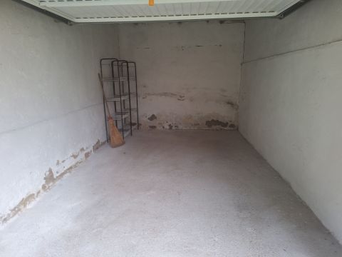 Eladó Parkoló 9600 Sárvár Sárvár Gárdonyi Iskola 