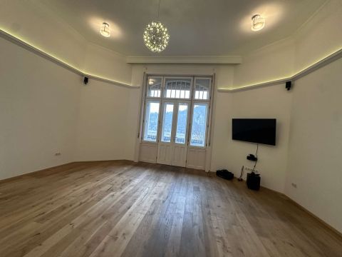 Kiadó Lakás 1056 Budapest 5. kerület PANORÁMÁS, ERKÉLYES LAKÁS BÉRBEADÓ!