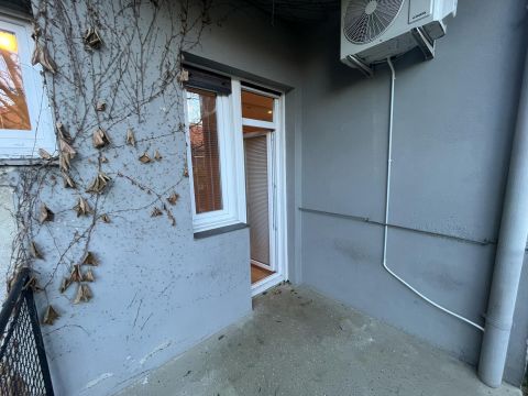Kiadó Iroda 7621 Pécs 