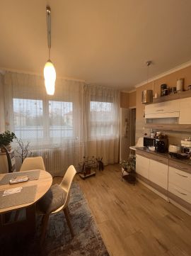 Eladó Lakás 8400 Ajka ***Eladó 63m²-es lakás Ajkán, kiváló állapotban!***