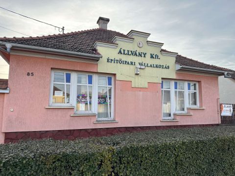 Eladó Ház 2700 Cegléd 