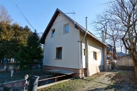 Eladó Ház 2316 Tököl , RSD mellett, a Parkerdő úton eladó nappali + 4 szobás nyaraló