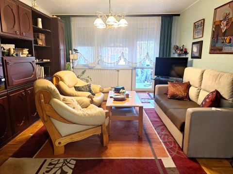 Eladó Ház 6000 Kecskemét , !!!VACSIKÖZBEN SZIGETELT SORHÁZ GARÁZZSAL!!!