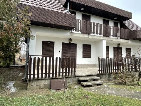 Eladó Ház 5465 Cserkeszőlő , Gyógyfürdőhöz közeli ikerház akár befektetésnek is