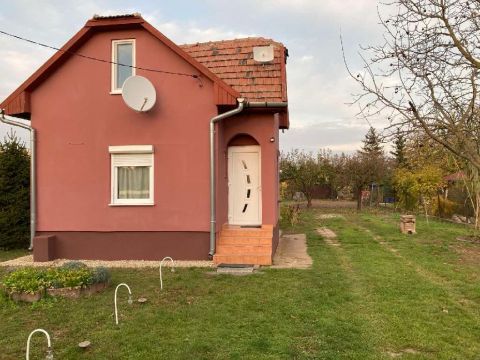 Eladó Ház 5071 Besenyszög 5071 Besenyszög, Csendes