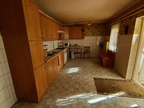 Eladó Ház 2760 Nagykáta István KIrály vendéglő közelében